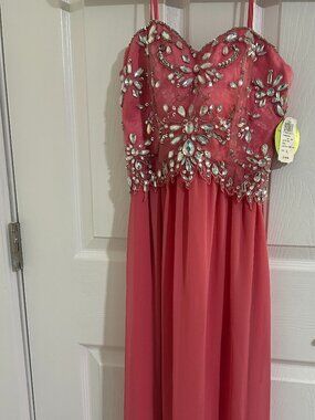 Windsor Coral Long Prom Evening Gown Size 3 NWT
